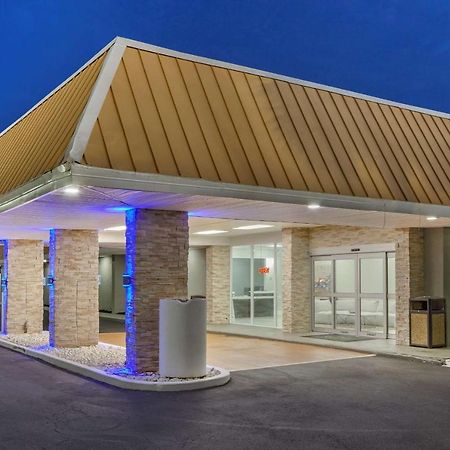 Quality Inn & Suites Полис-Айленд Экстерьер фото