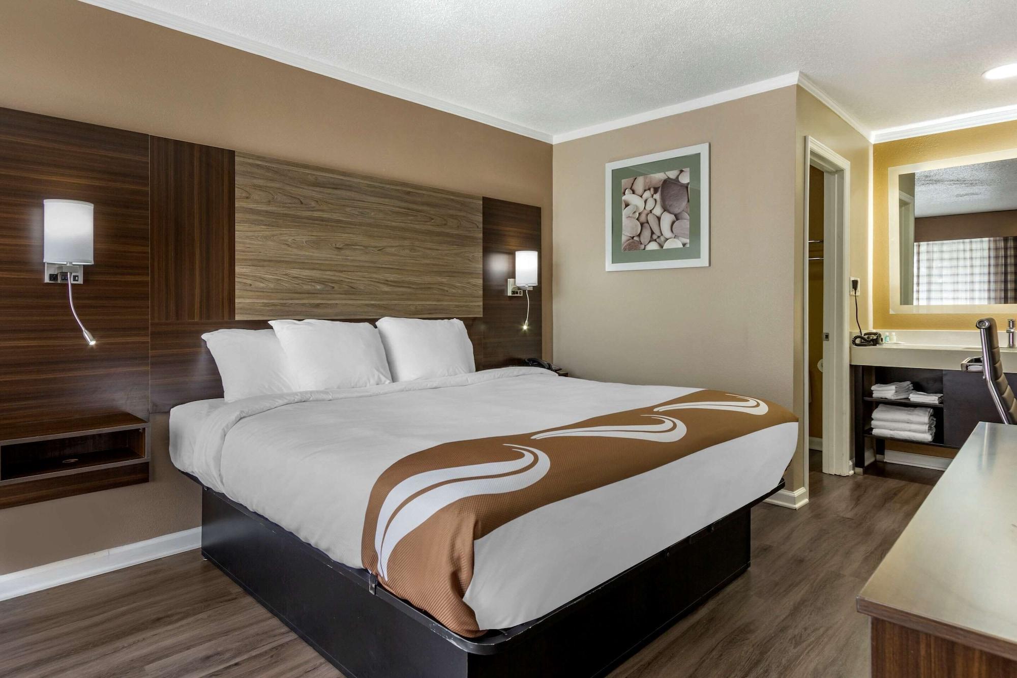 Quality Inn & Suites Полис-Айленд Экстерьер фото