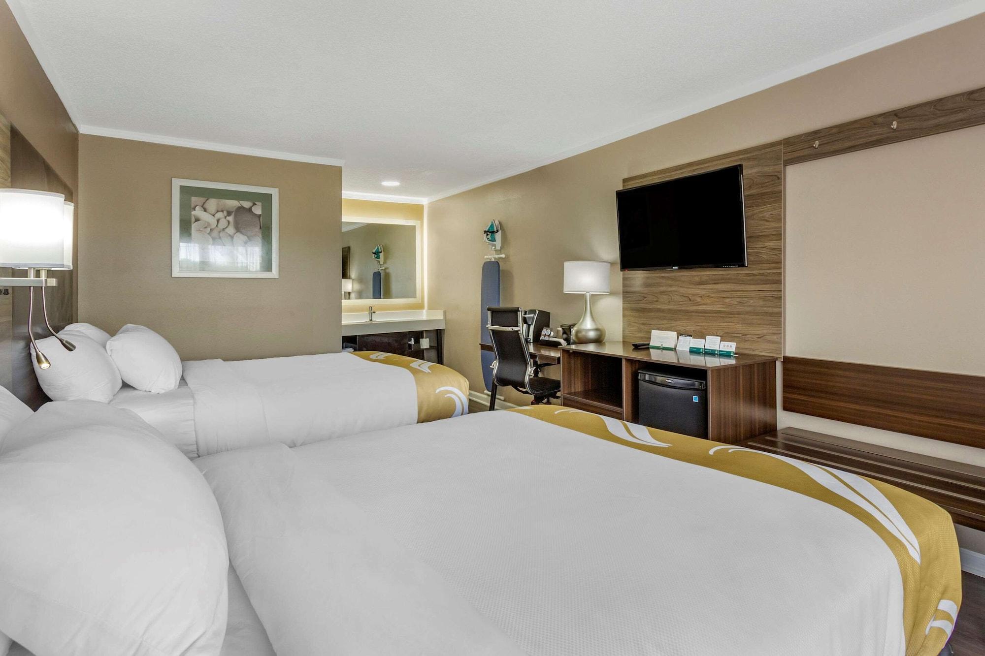 Quality Inn & Suites Полис-Айленд Экстерьер фото