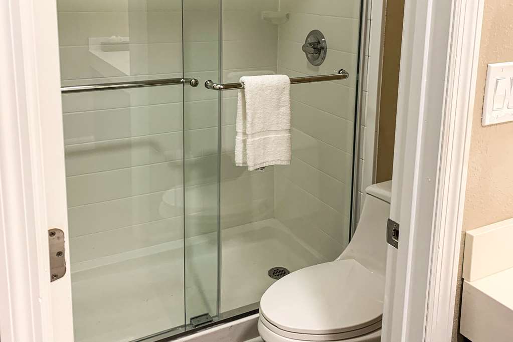Quality Inn & Suites Полис-Айленд Номер фото